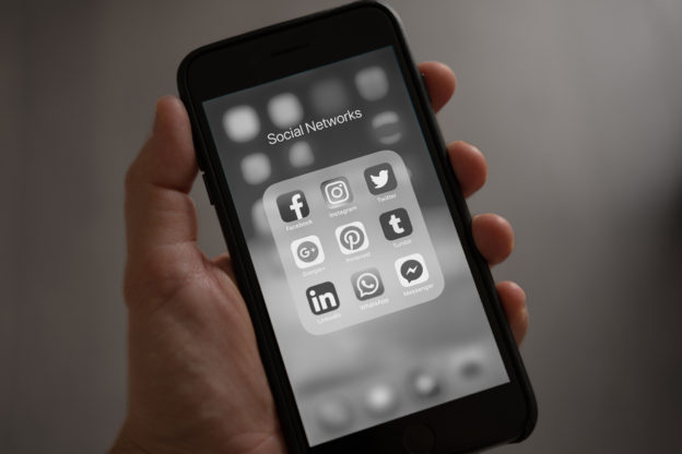 alvin korčák, minimalismus, žijeme minimalismem, socální sítě, internet, smartphone